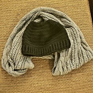 EUC Winter Hat and Scarf Set